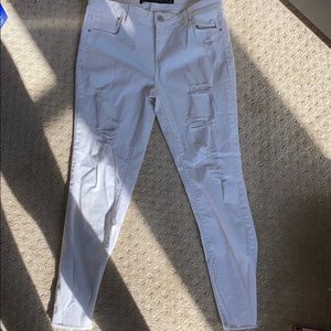 Tinseltown Junior’s Denim Couture distressed jeans